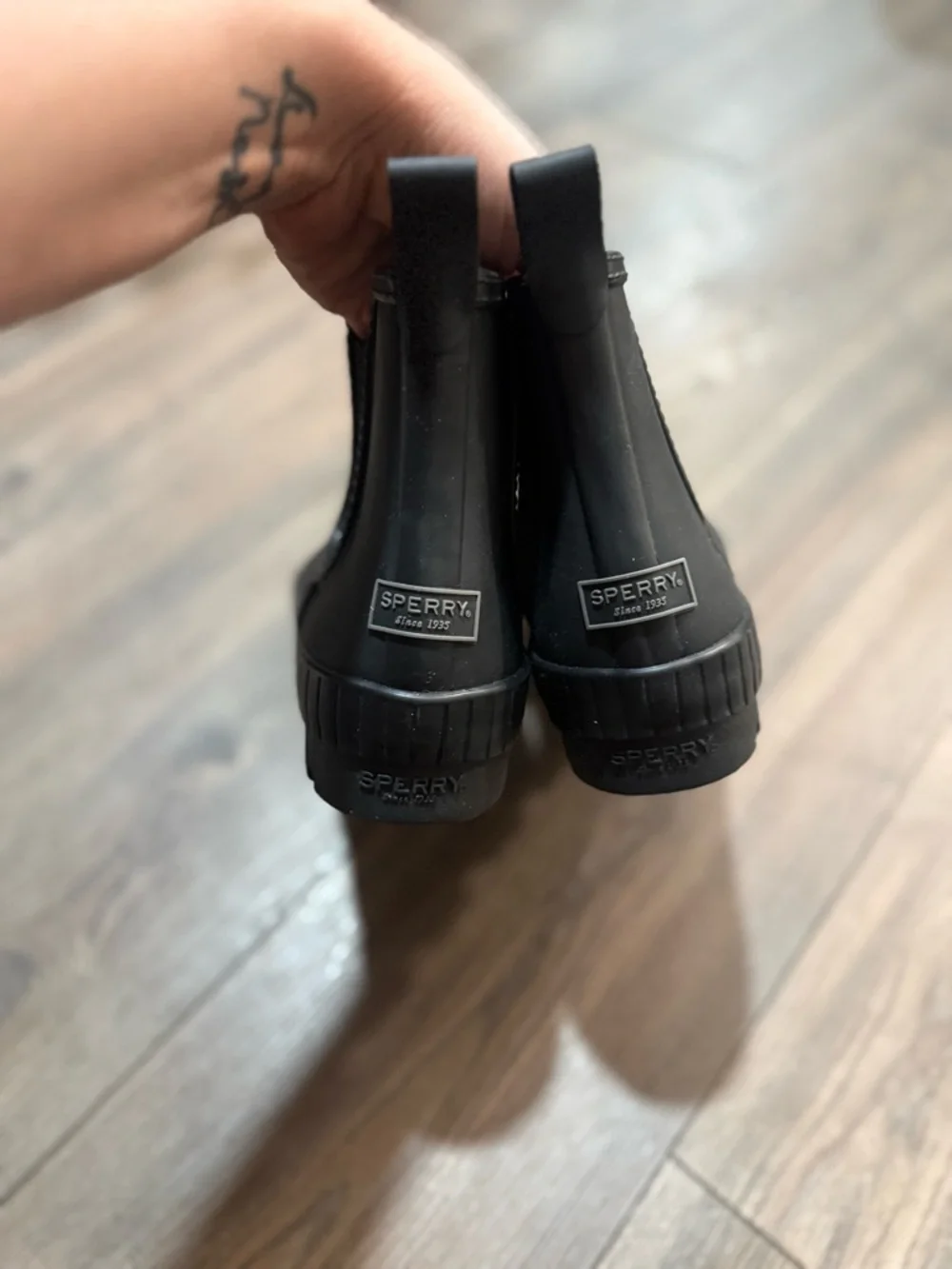 Sperry Torrent Chelsea Rain Boots Black Waterproof Rubber Lug Womens 10